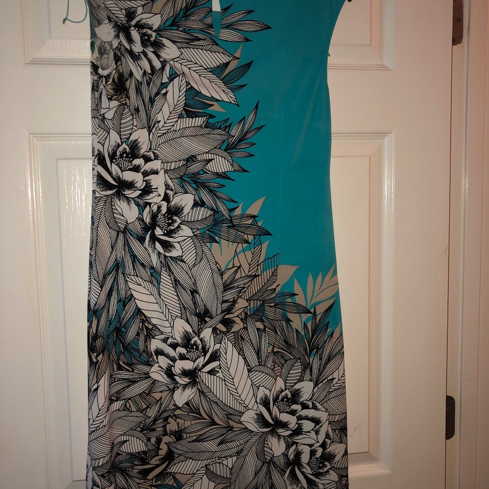 Dress - Picture 4 of 4